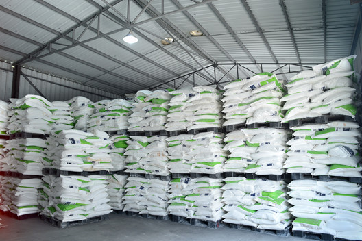 white melamine powder storage